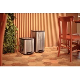 Lixeira Octos em Aço Inox com Balde Removível e Pedal 10 L - Tramontina